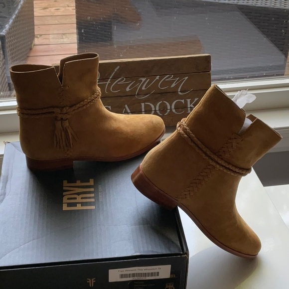 FRYE NIB Tina Whipstitch Tassel boot sz 8. A fall MUST have! - Picture 6 of 11